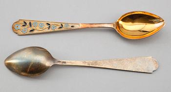 TESKEDAR, 12 st, förgyllt silver, Ryssland, 1900-talets första hälft. Vikt ca 272 gram.