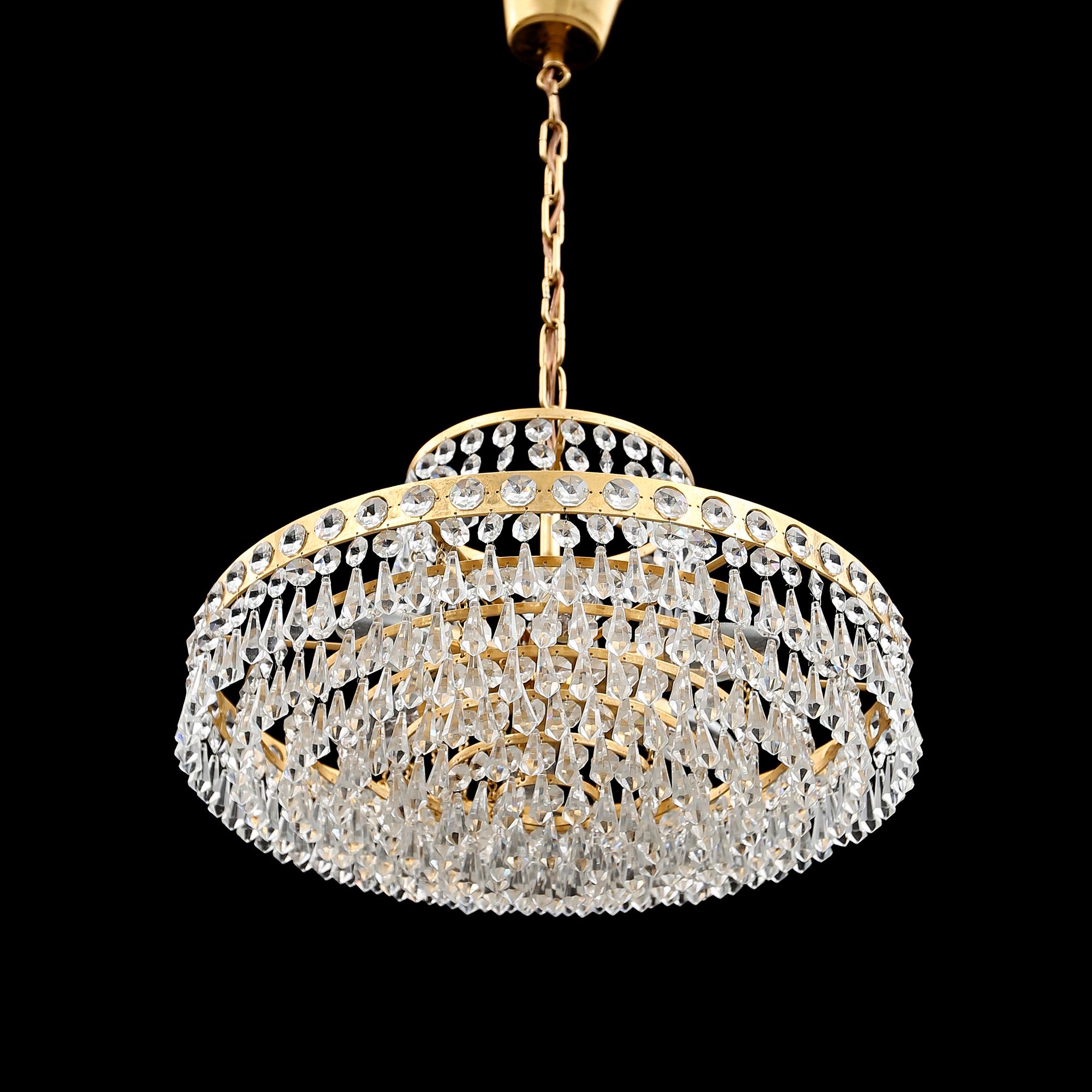 TAKLAMPA, 1900-talets andra hälft. Höjd ca 26 cm.