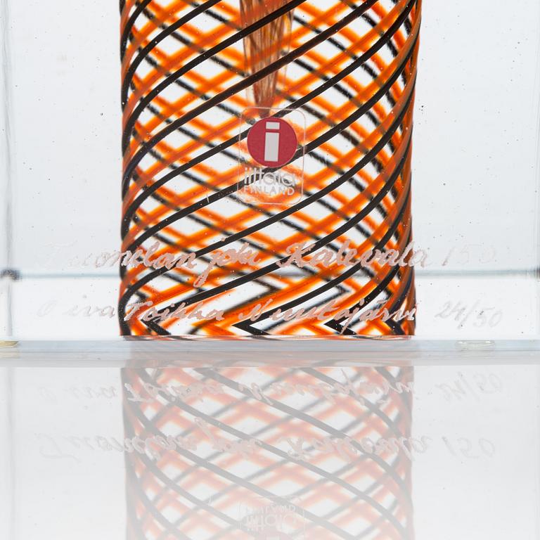 Oiva Toikka, juhlakuutio, signeerattu Tuonelan Joki, Kalevala 150 Oiva Toikka Nuutajärvi 24/50.