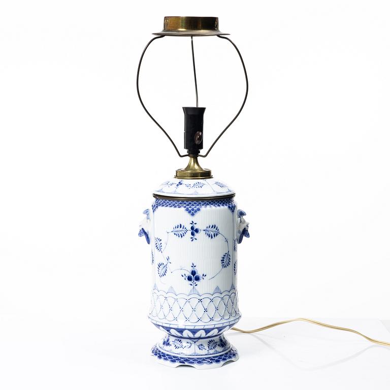 Royal Copenhagen, bordslampa, porslin, "Musselmalet", 1894-1900, Danmark.