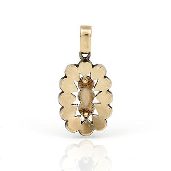 HÄNGE, 14K guld och silver med rosenslipade diamanter, troligen 1800-talets andra hälft. Vikt 3,48 g.