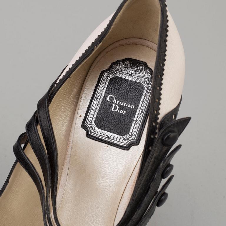 CHRISTIAN DIOR, skor, ett par, storlek 40,5.