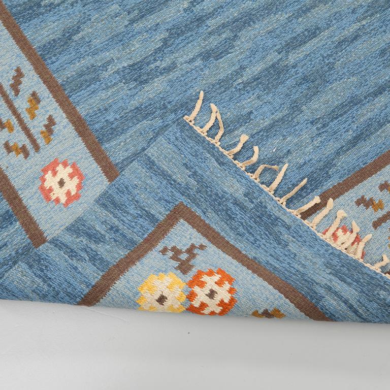 Alice Wallebäck, matta, rölakan, ca 290 x 166 cm, signerad AW.