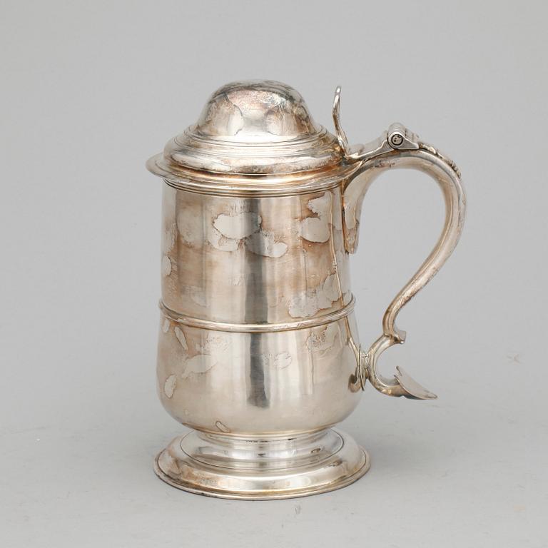 STOP, silver, märkt "I.L.", London, troligen 1725. Vikt ca 985 gram.