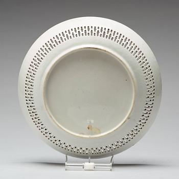 A blue and white armorial dish, Qing dynasty, circa 1790.