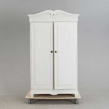 KLÄDSKÅP, 1910/20-tal.