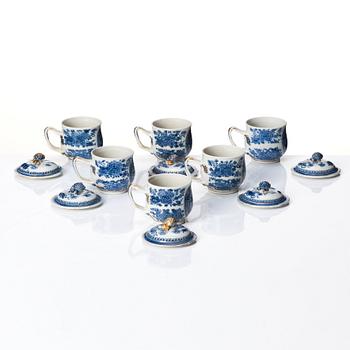 A pair of six armorial custard cups with covers, Qing dynasty, circa 1800.