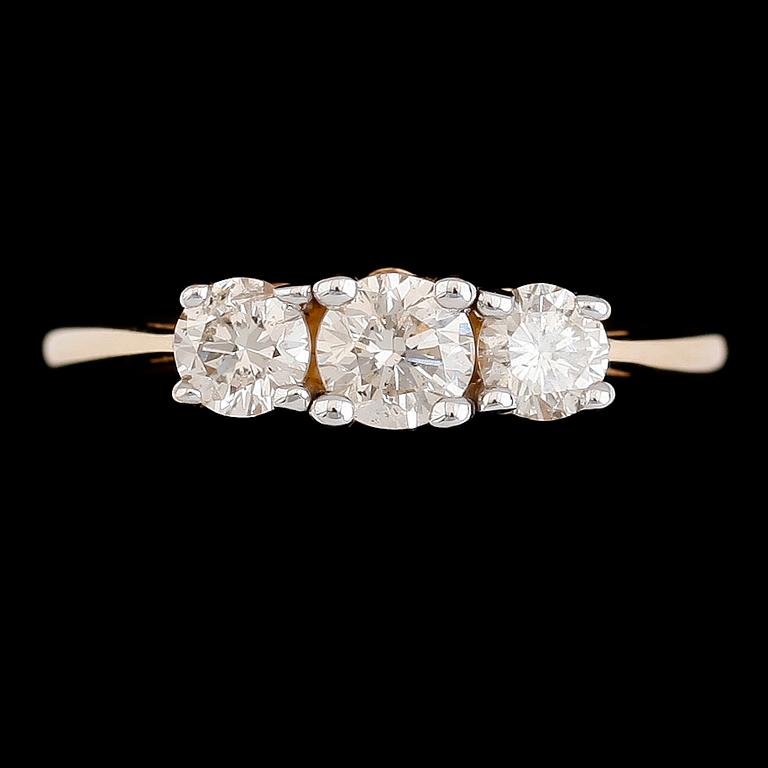 RING, 14K gult guld, briljantslipade diamanter tot ca 0.83 ct.