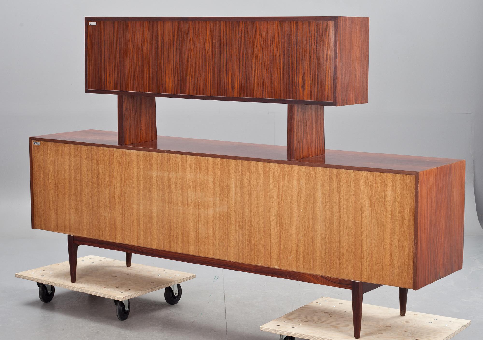 SIDEBOARD, Ib Kofoed Larsen, Faarup Möbelfabrik. Danmark, 1960-tal.