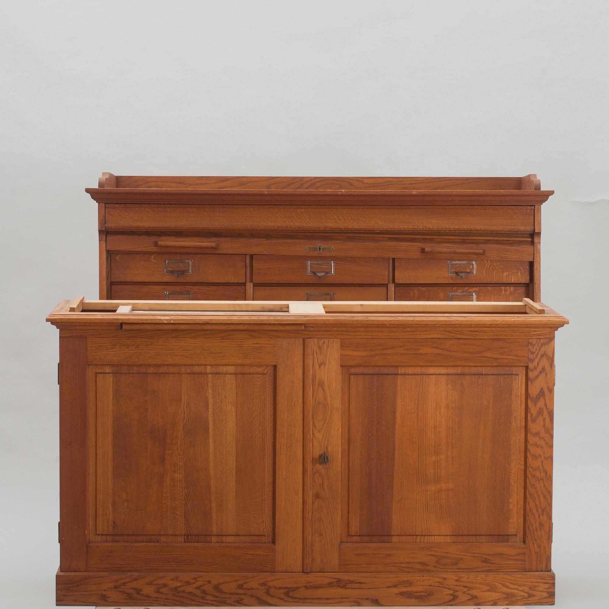 ARKIVSKÅP, 1900-talets första hälft.