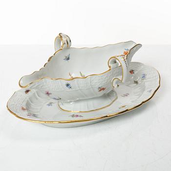 A Meissen porcelain sauce bowl, 1890s.