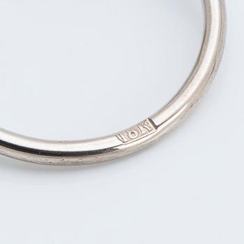 A faceted fluorit ring.