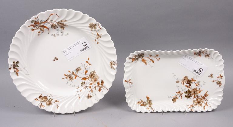 MATSERVIS, porslin, 63 delar, Limoges, Frankrike.