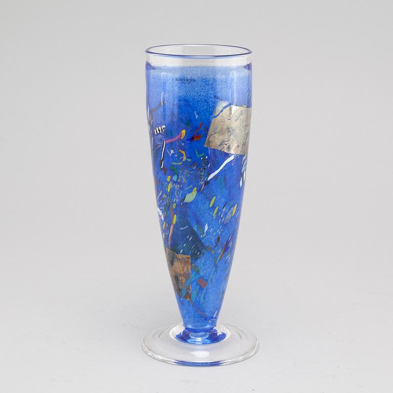 BERTIL VALLIEN, vas, glas, Kosta Boda Artist Collection, signerad.