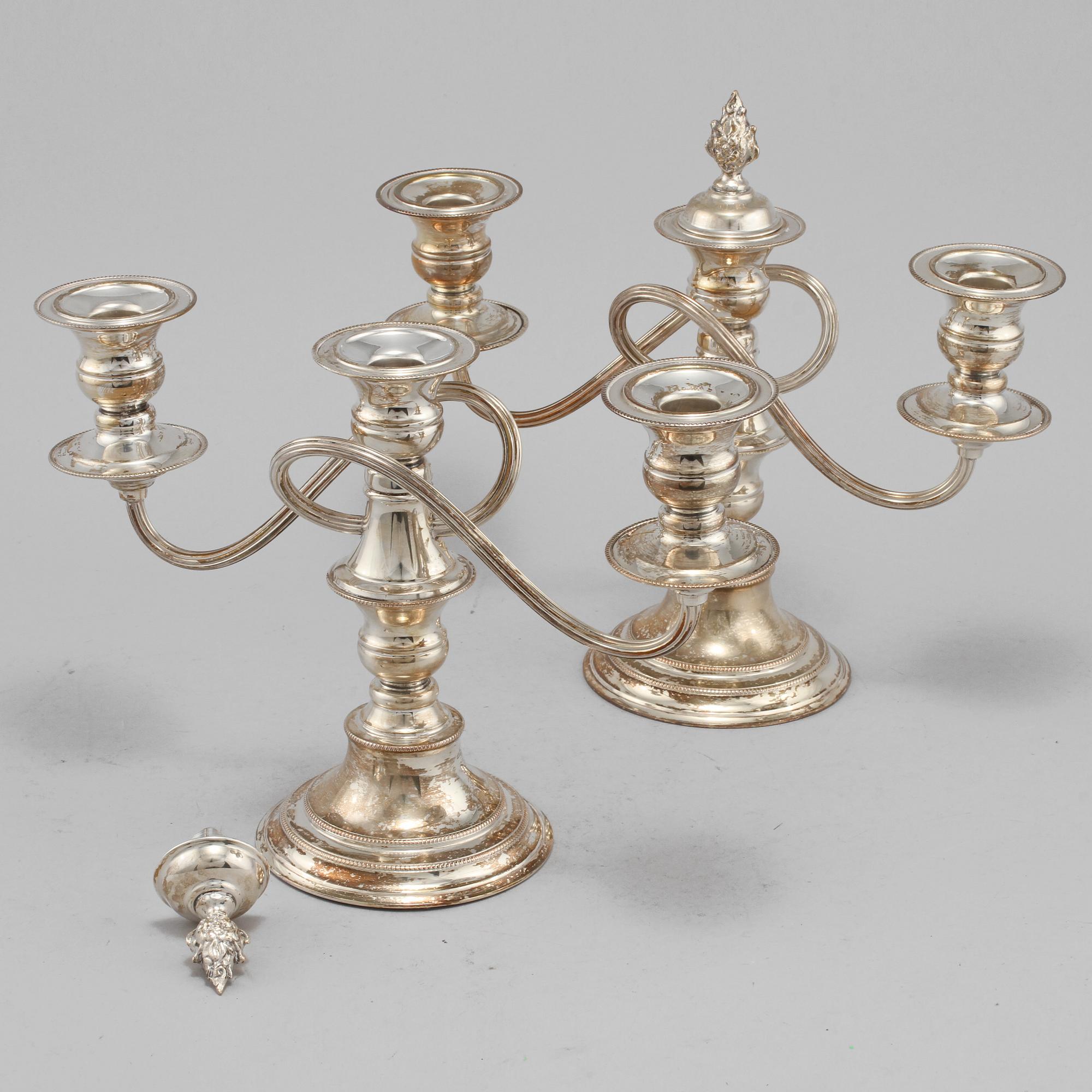 KANDELABRAR, ett par, nysilver, omkring 1900-talets mitt.