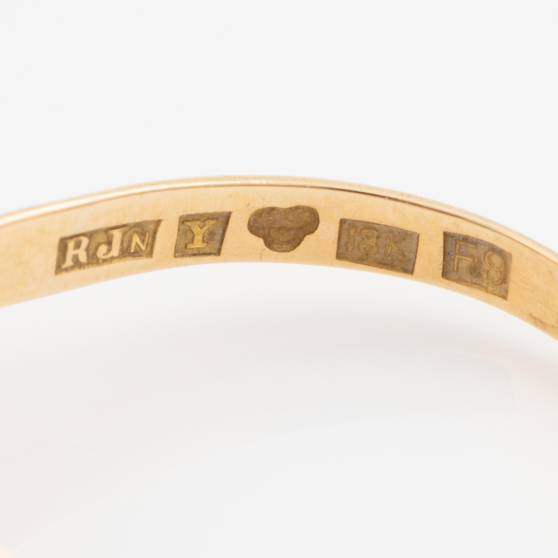 Ring 18K guld med syntetisk blå spinell.