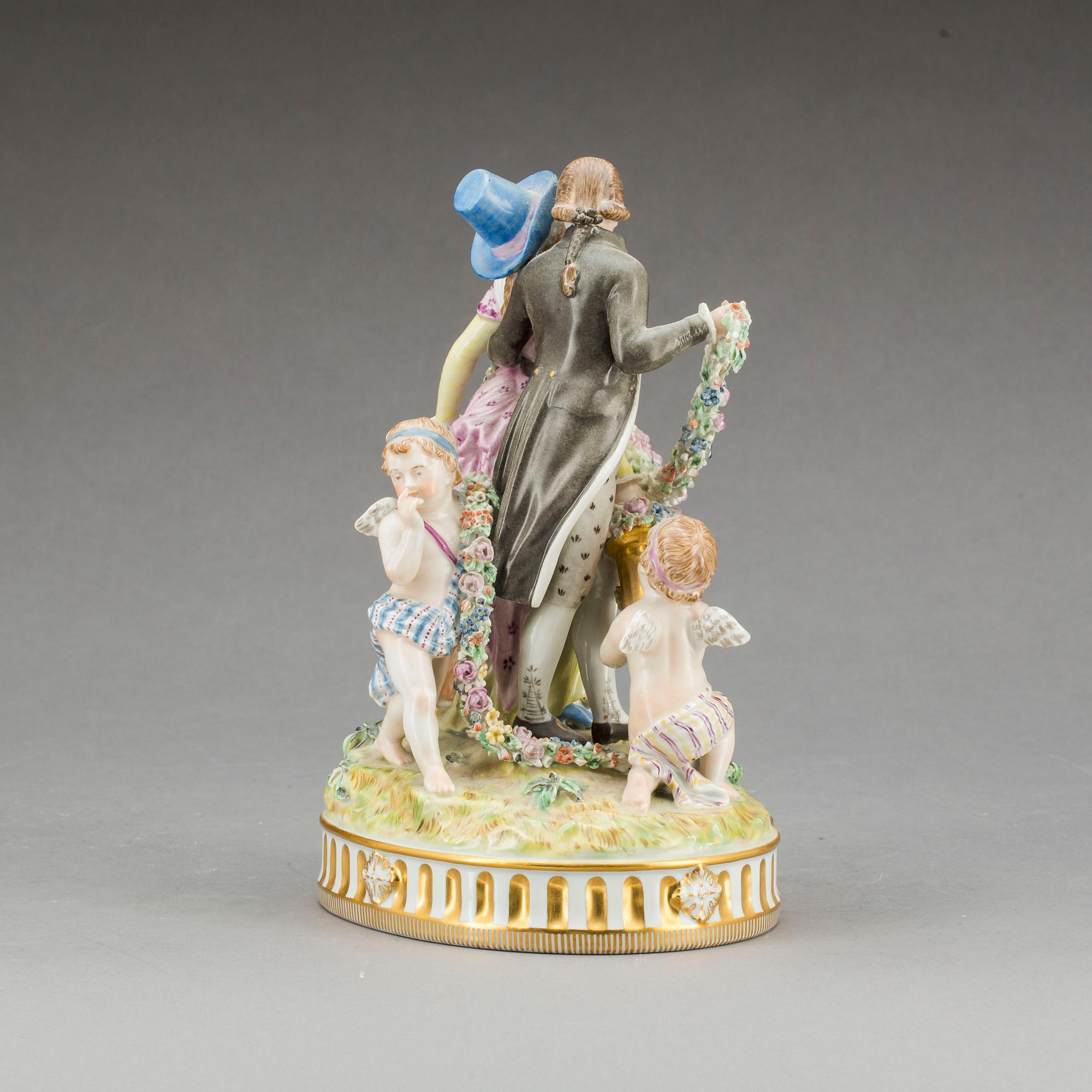 FIGURGRUPP, Royal Copenhagen, "Juliane Marie-porslin", 1900-talets början.