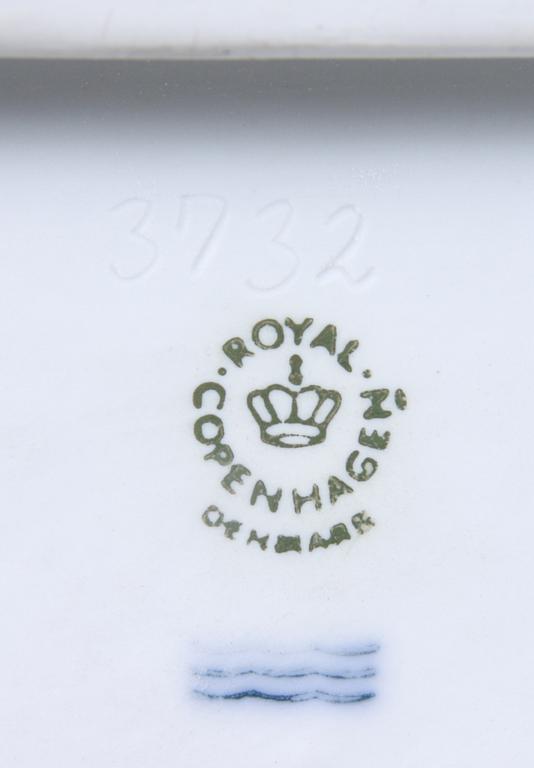 FIGUR, parian, efter Bertel Thorvaldsen, Kongl Dansk.