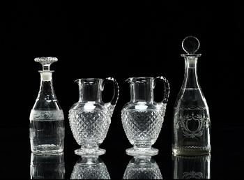 91. KARAFFER med PROPP, 2 st samt KANNOR, ett par, glas, 1800-tal.