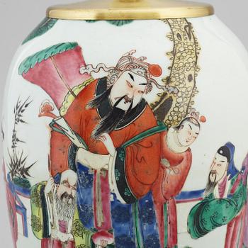 BOJAN, omgjord till BORDSLAMPA, porslin. Qingdynastin, omkring 1900.