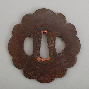 TSUBA, 3 st, järn, Japan, 1600-/1700-tal respektive 1700-/1800-tal.