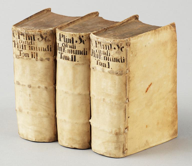 BOK, 3 vol, "Historiae Mundi" av C. Plinius, Jacob Stoer 1601.