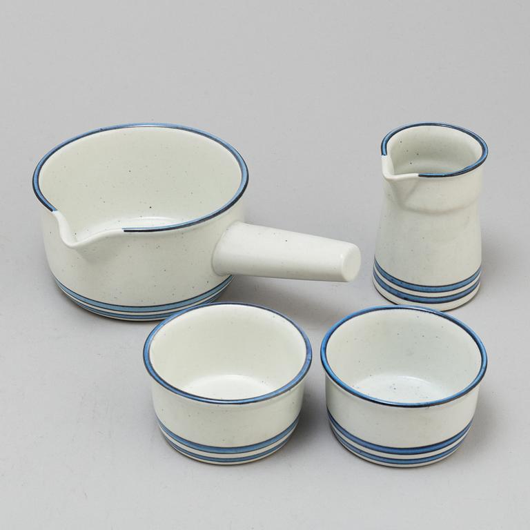 STIG LINDBERG, a part 'Dart' coffee and dinner stoneware service, from Gustavsberg, 1970/80s (34 pieces).