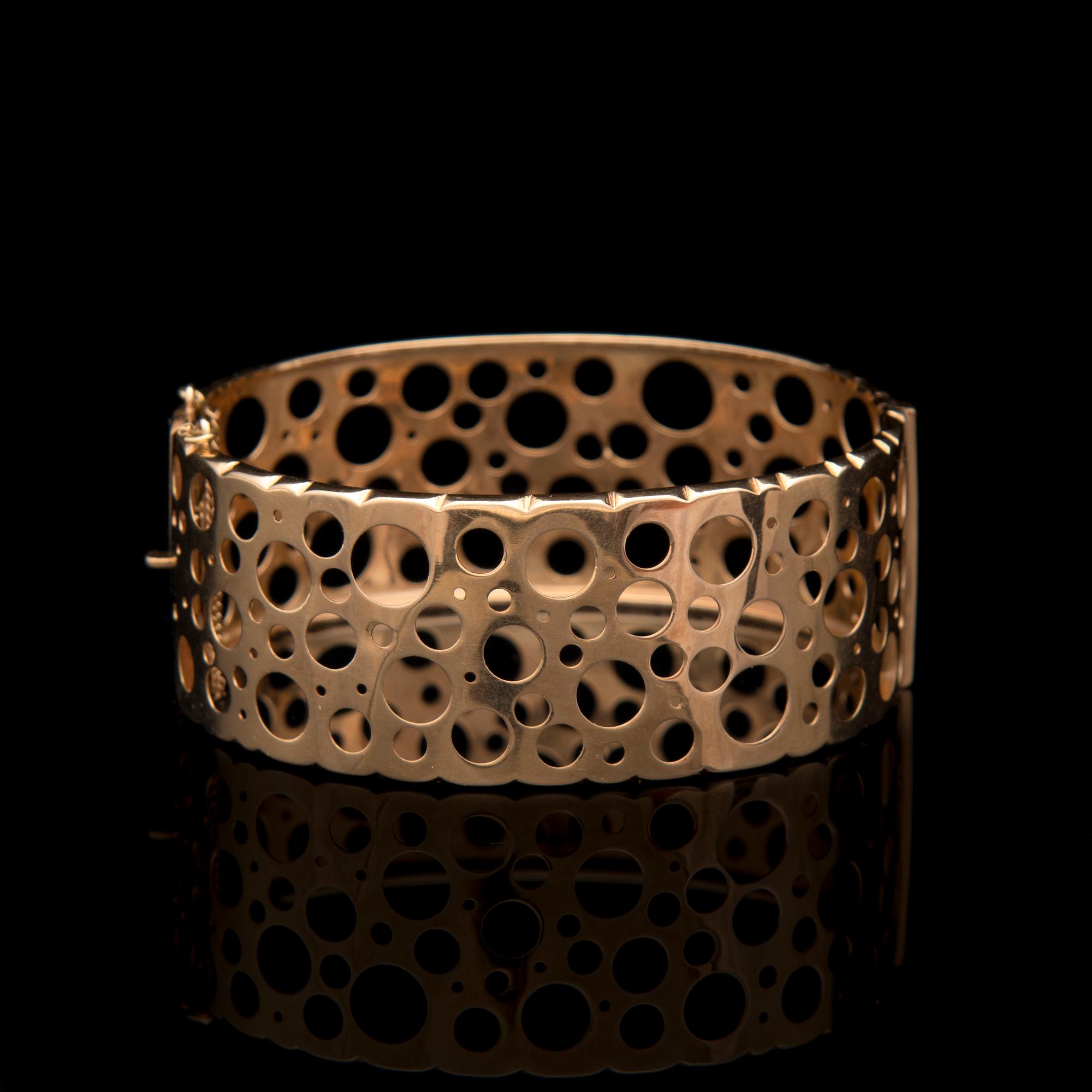 A LIISA VITALI BRACELET, 14K gold. Westerback, Helsinki Finland 1969.