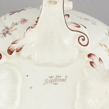 A creamware tureen, Rörstrand, 1920-1938.