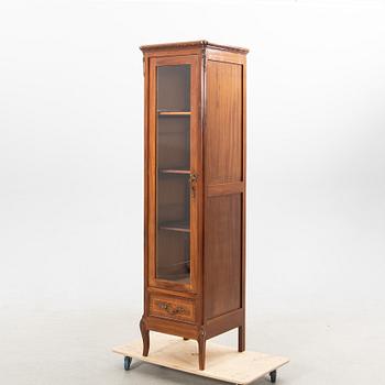 Display cabinet/wardrobe, first half of the 20th century.