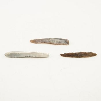 Arrowheads, stone axes, etc., seven pieces, Neolithic.