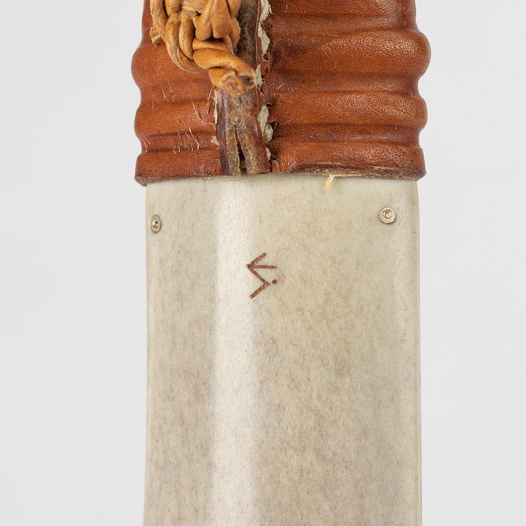 A reindeer horn knife by Sune Enoksson, signed and dated -91.
