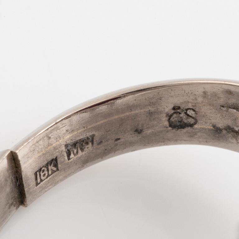 Ring, Strömdahls, with a cabochon-cut ruby and brilliant cut diamonds.