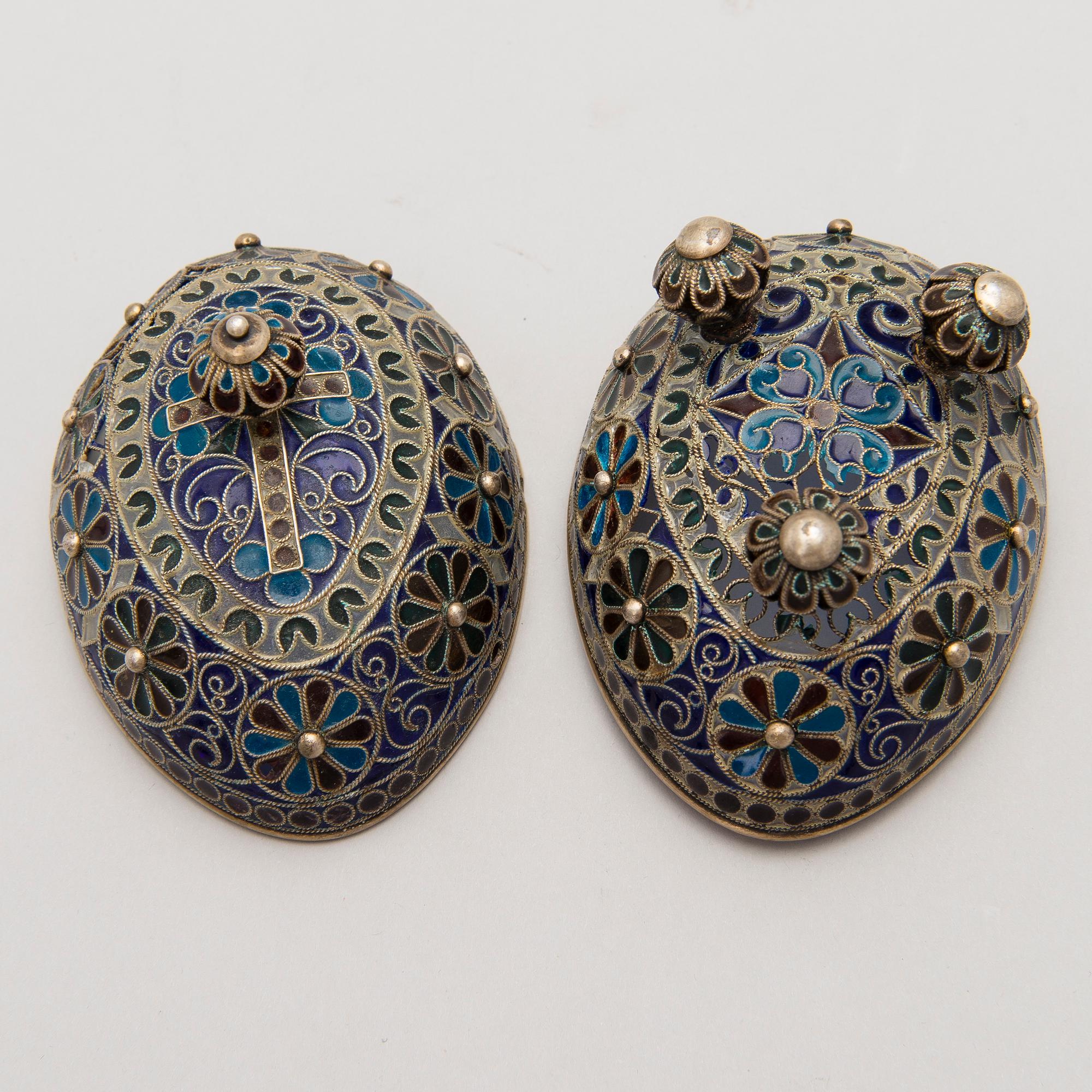 A RUSSIAN PLIQUE A JOUR ENAMEL EGG, silver, Russia ca 1900.