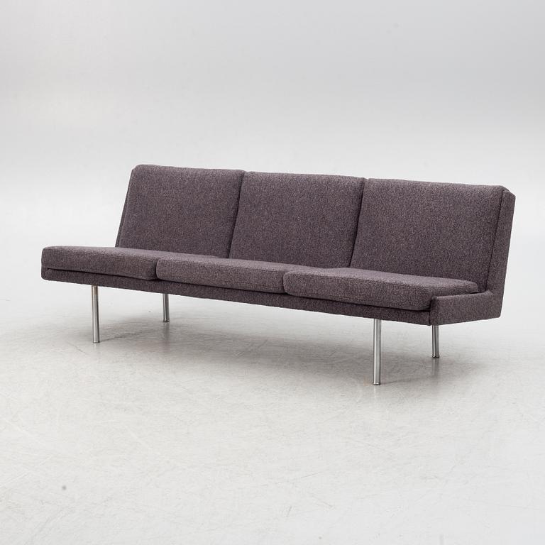 Hans J. Wegner, sofa, “Airport”, AP-35/3. A.P. Stolen, Denmark, 1960s.