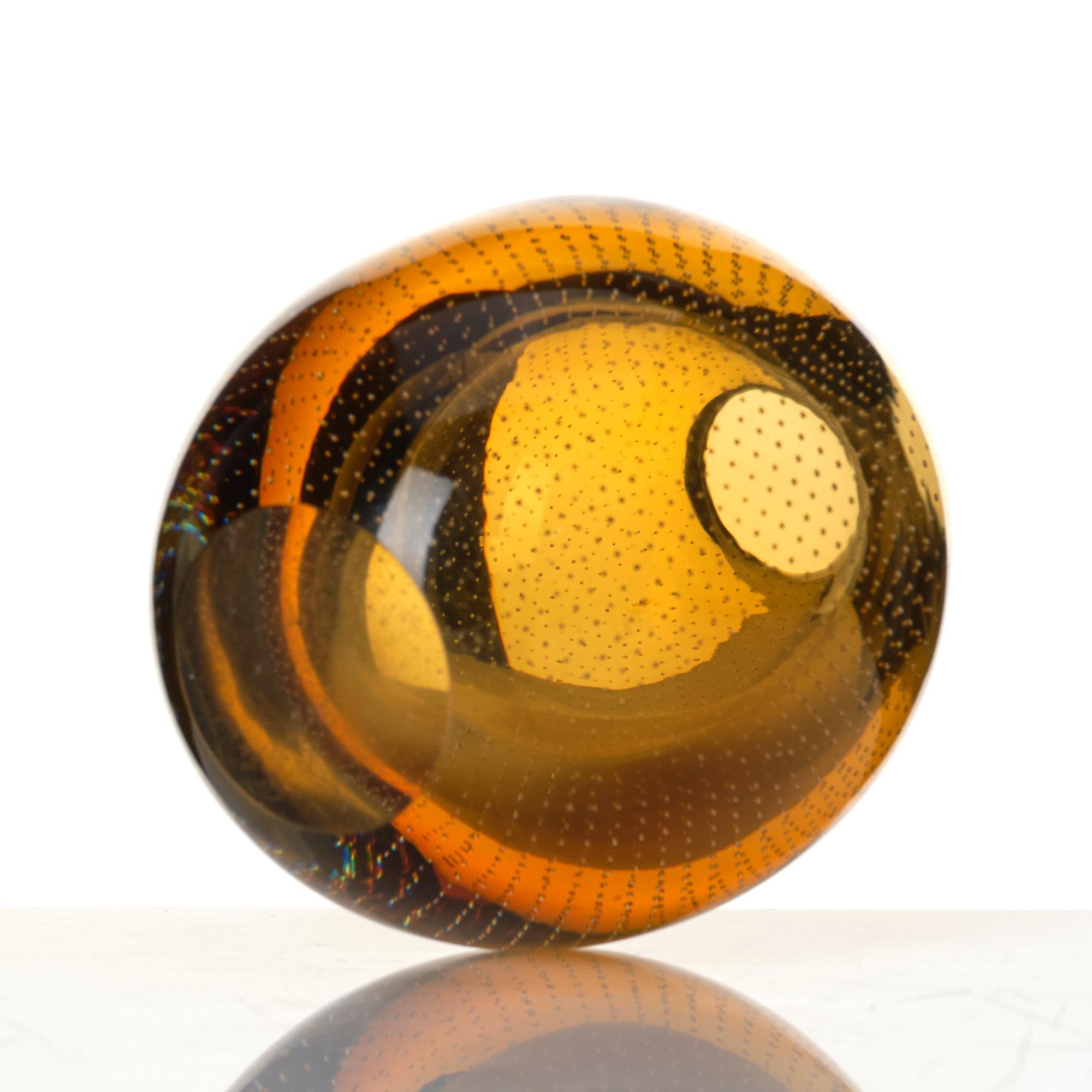 Gunnel Nyman, a 'Musselglas' vase, Nuutajärvi Notsjö, Finland, mid 20th century.