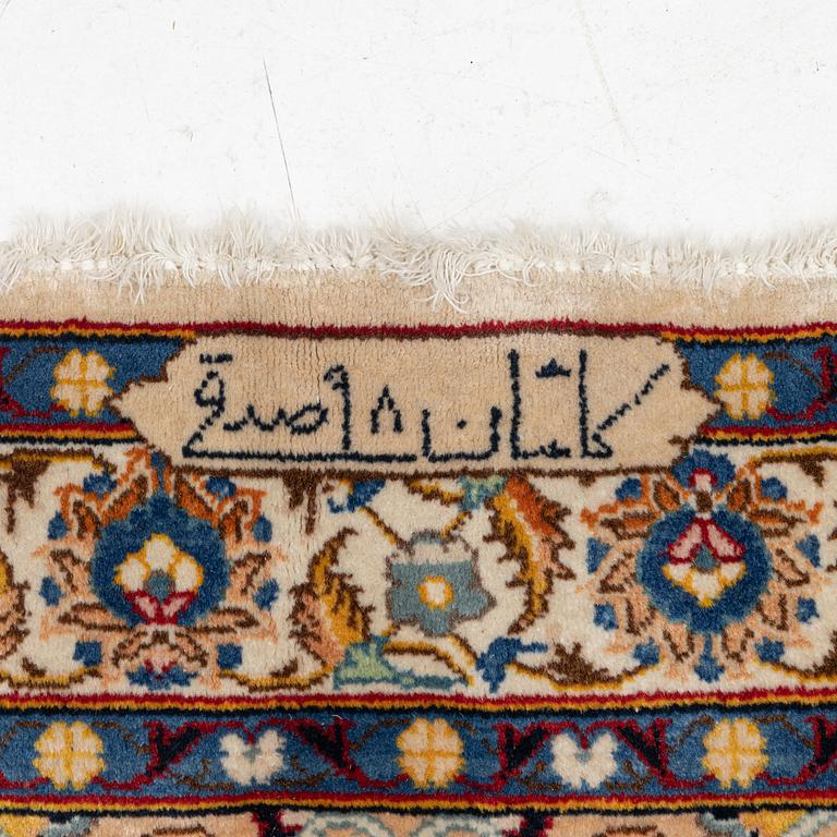 Matta, Keshan, signerad, ca 428 x 320 cm.