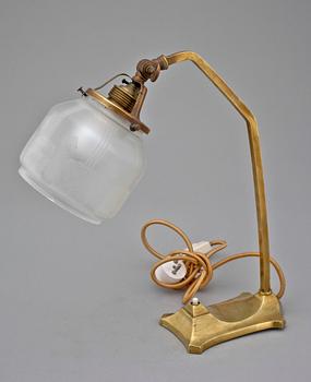 BORDSLAMPA, jugend, 1900-talets första kvartal.