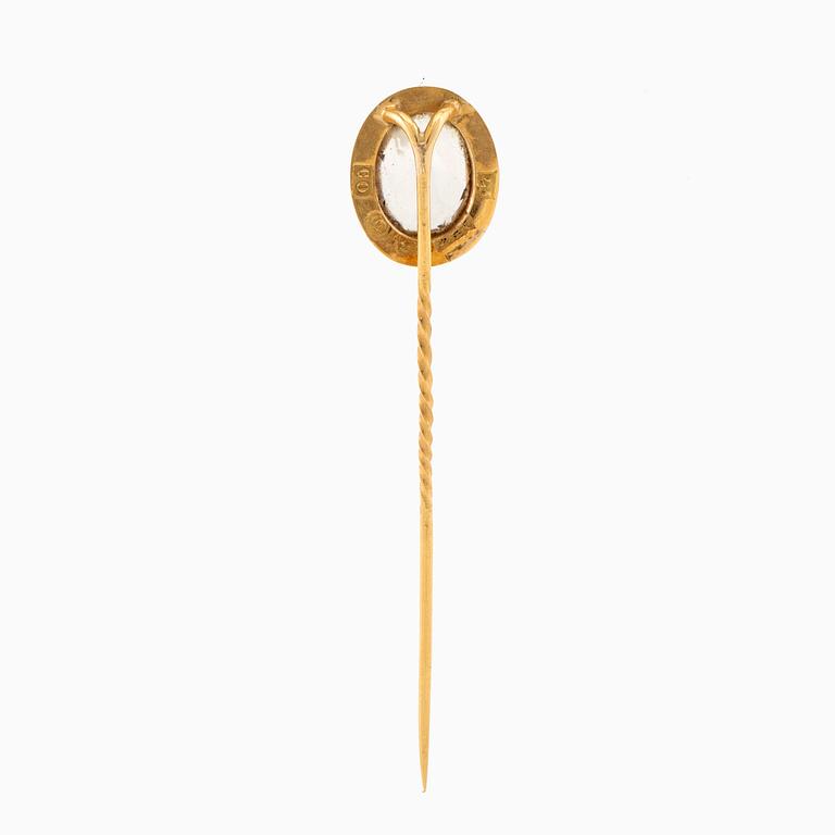 Brooch in 18K gold with an oval faceted citrine, Carl Ohlsson Karlskrona, early 20th century.