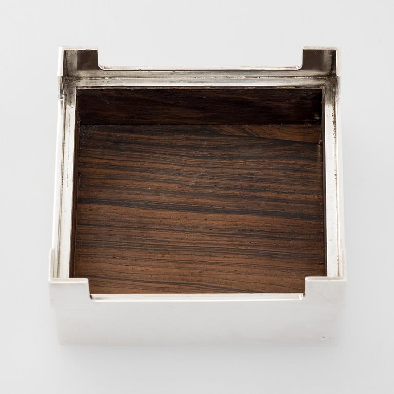 Bertel Gardberg, A lidded silver box with rosewood interior,  for Kultateollisuus, Turku 1968.