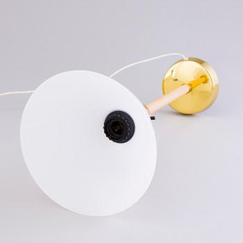 LISA JOHANSSON-PAPE, A 'Senator' table lamp, Stockmann Orno. Model designed in 1947.
