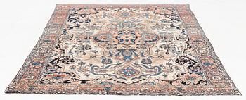 An antique Feraghan carpet, ca 294 x 201 cm.