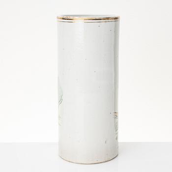 A porcelain vase, China, end of the Qing dynasty/around 1900.