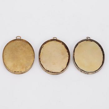 FANNY FALKNER, miniatyrmålningar, 3 st, signerade. Förgyllda silverramar, Stockholm 1927.