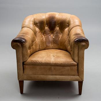 FÅTÖLJ, läderklädd, 1920-30-tal.