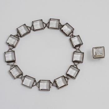 ANDERS HÖGBERG, Göteborg, 1969, coller samt ring med bergkrsitall.