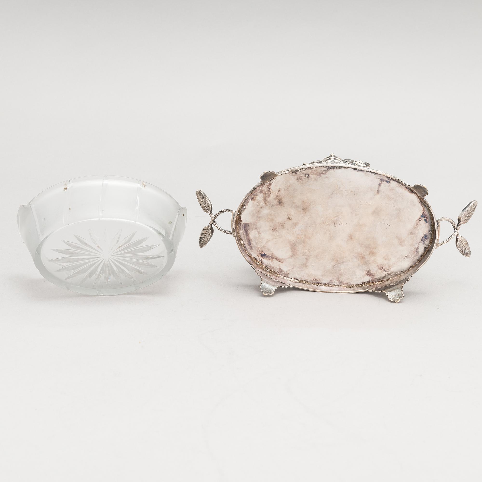 An 'Egyptian Empire style' caviar bowl c. 1900.