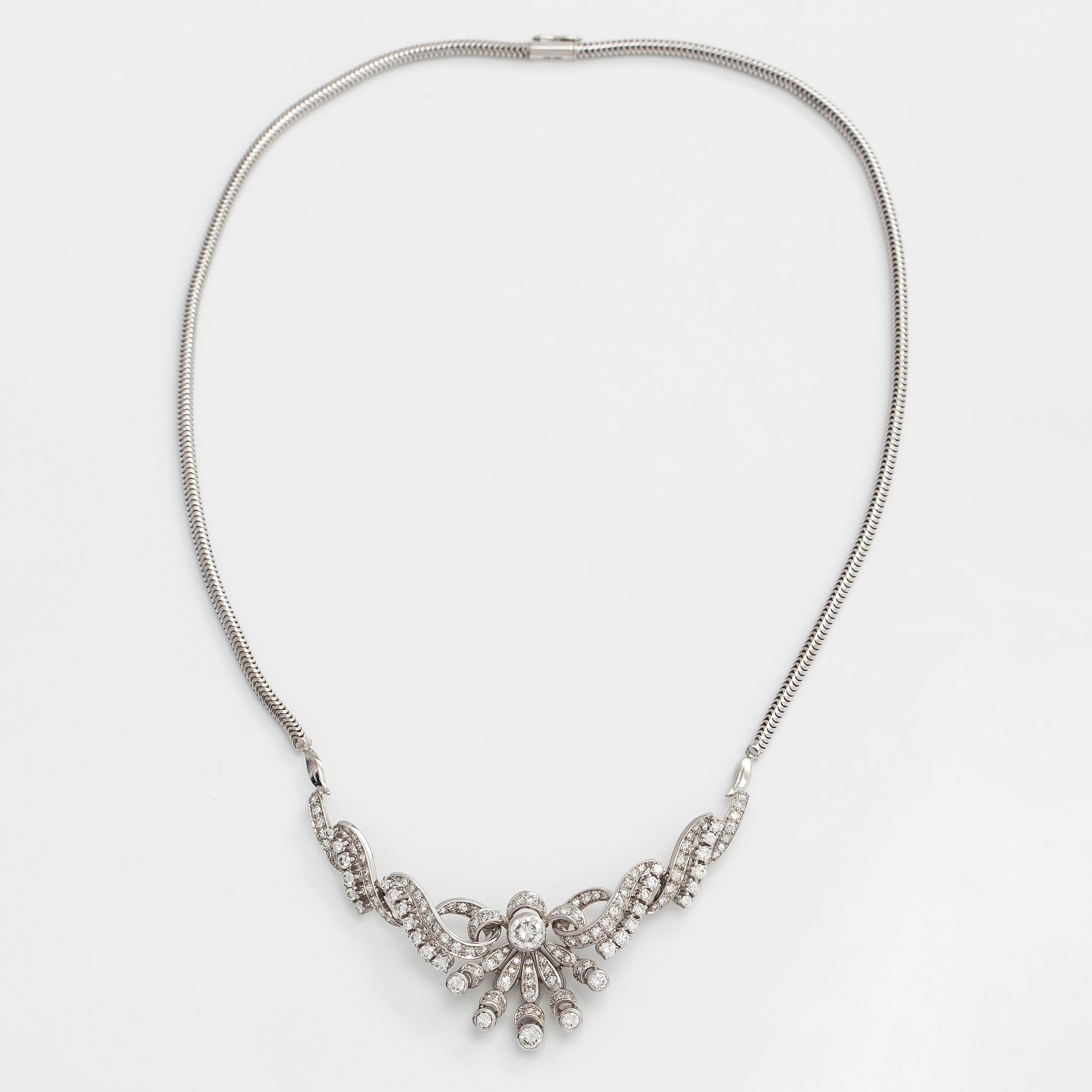 Collier, Bucherer, 18K vitguld med briljanstlipade och åttkantsslipade diamanter.