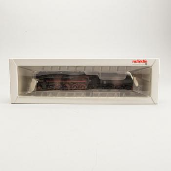 A Märklin H0 steam locomotive.