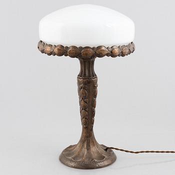 Harald Notini, attributed to. A table lamp, model number 6735, Arvid Böhlmarks Lampfabrik, Stockholm 1919-1928.